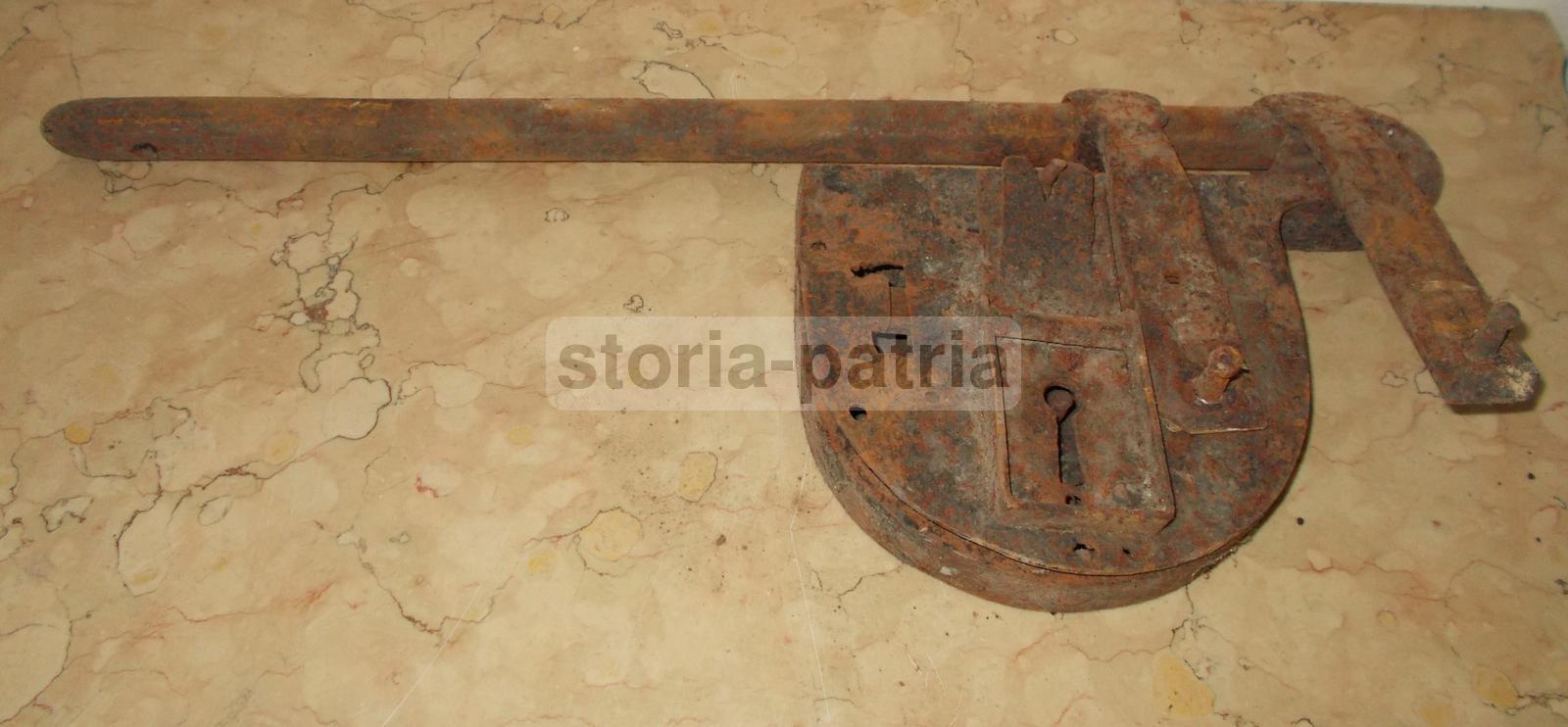 Tecnica, Artigianato, Antico Ferro Battuto, Decorativa Serratura Con Catenaccio immagine 1